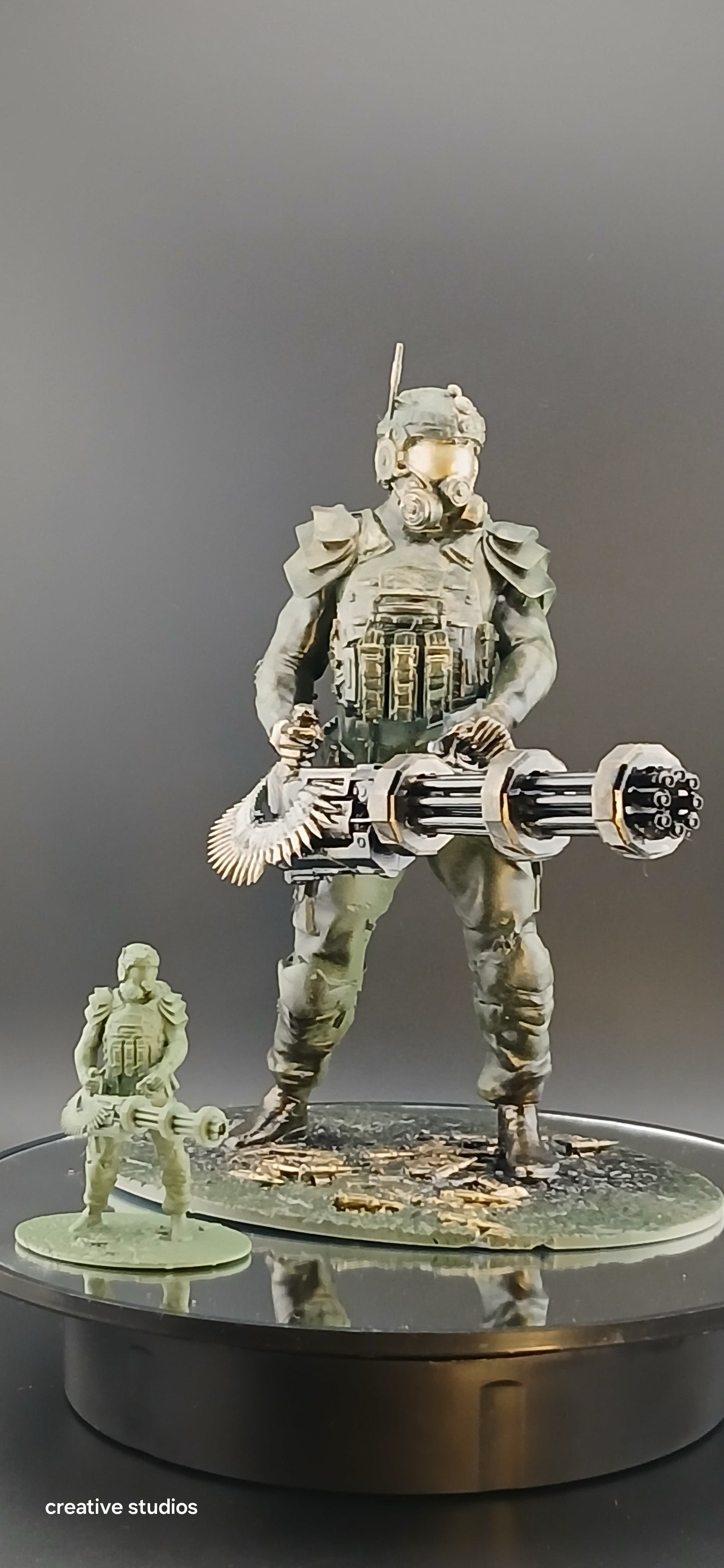 Zombie wars Dark series with glow in the Dark box with 160 characters plus large Gatling gun soilder